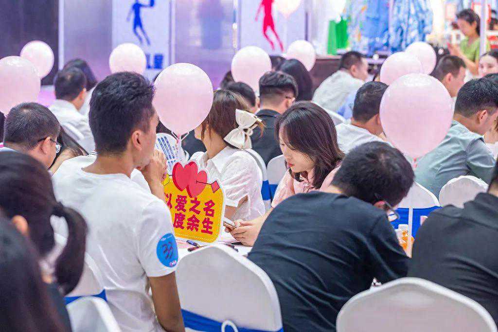 曾发誓不结婚的年轻人，开起相亲工作室