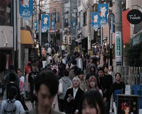 “旧”时尚挤入本地生活，美特斯邦威扭转闭店自救？