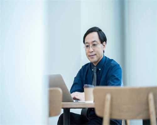 兴县：高鹏在康宁镇乌门村调研指导扶贫工作
